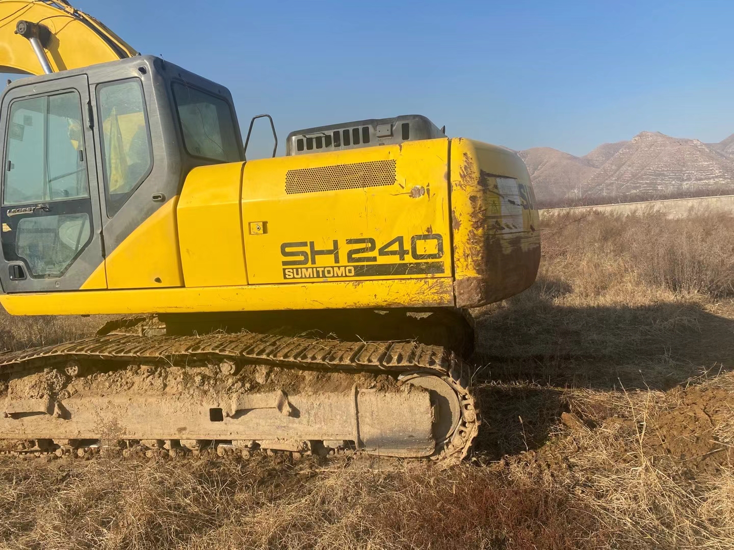 Sumitomo SH240-5 Excavator - Sumitomo 2011