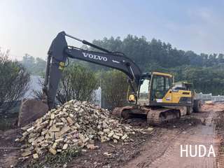 Volvo EC200D Excavator - 24