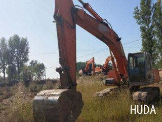 Hitachi EX200-5 Excavator
